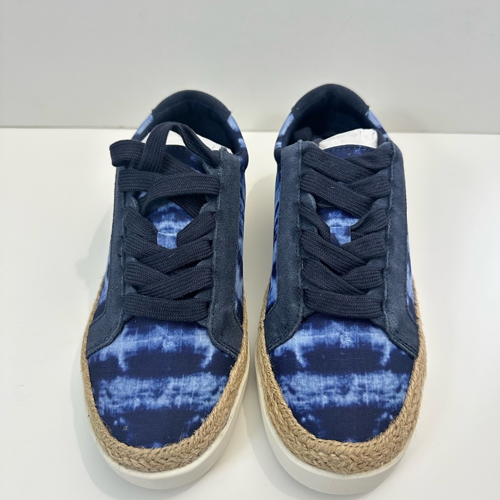 CROWN VINTAGE LAGUNA BLUE  COW SUEDE SIZE 6